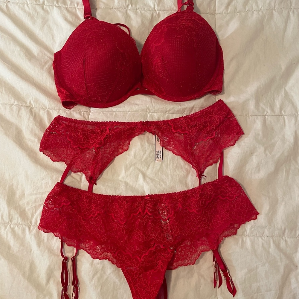 VS Lingerie Set